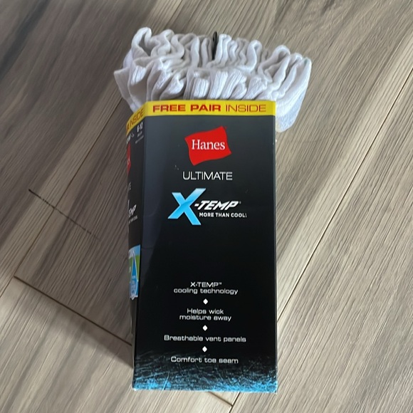 Brand new Hanes ultimate no show socks - Picture 2 of 4
